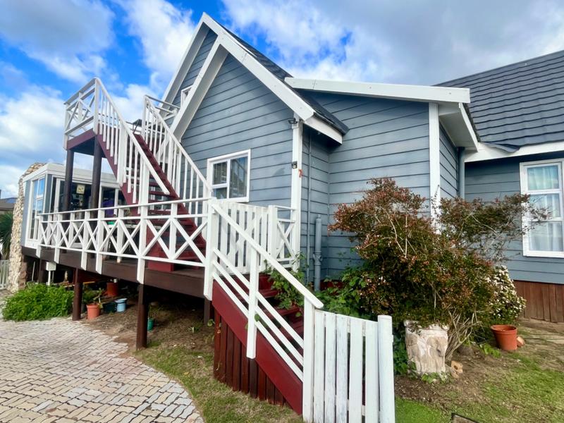 4 Bedroom Property for Sale in Fraaiuitsig Western Cape